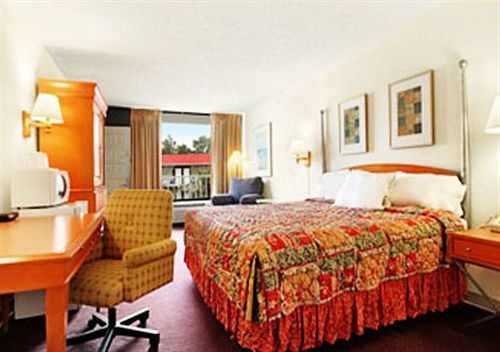 פינלס פארק Express Inn & Suites Clearwater חדר תמונה