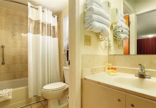 פינלס פארק Express Inn & Suites Clearwater חדר תמונה