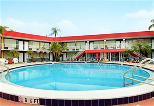 פינלס פארק Express Inn & Suites Clearwater מראה חיצוני תמונה