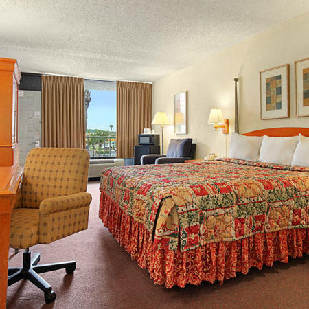 פינלס פארק Express Inn & Suites Clearwater חדר תמונה