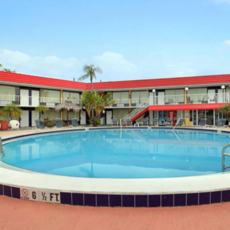 פינלס פארק Express Inn & Suites Clearwater מראה חיצוני תמונה