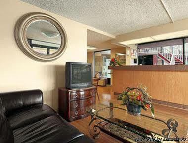 פינלס פארק Express Inn & Suites Clearwater מראה חיצוני תמונה